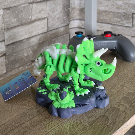 Articulated Triceratops Dinosaur