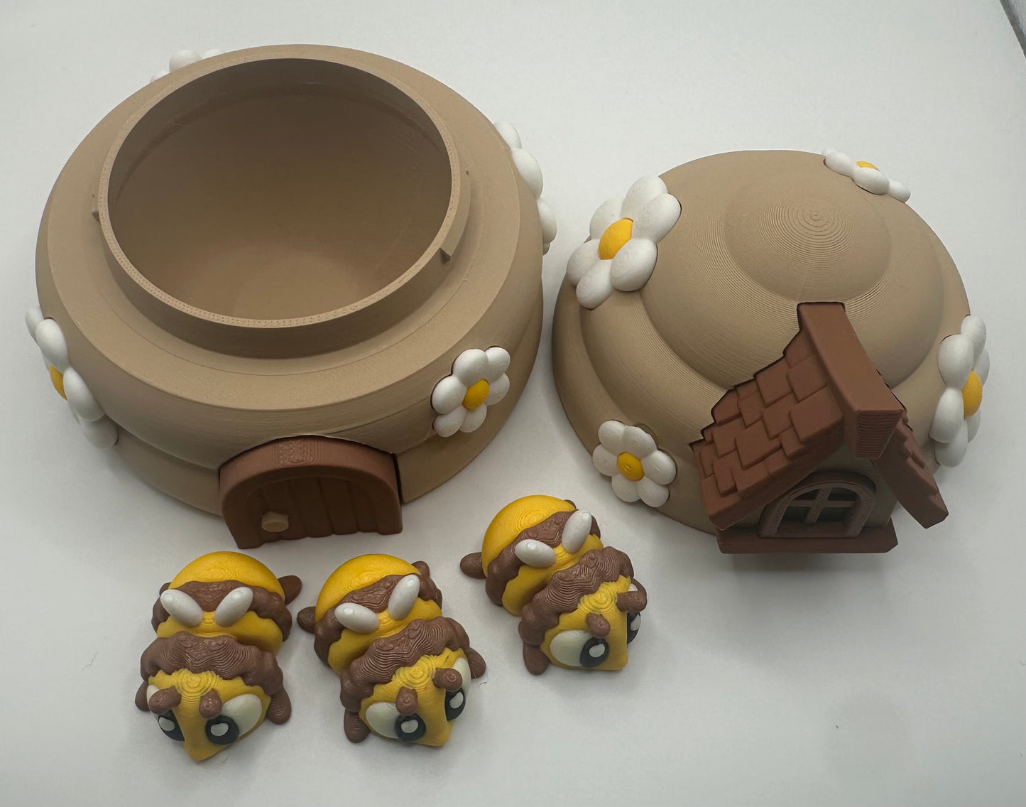 3D Printed Flexi Honey Bee | Articulated Fidget Toy | Cute Desk Buddy | Keychain | Beehive Set | Keyring Gift for Bee Lovers