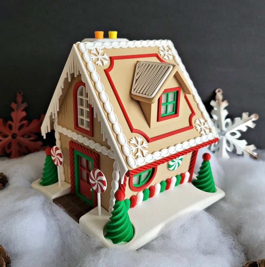 Gingerbread House | Christmas Decoration | Festive Holiday Centrepiece | Toy Village Display | Chocolates Storage | Complete with Flickering LED Tea Lights