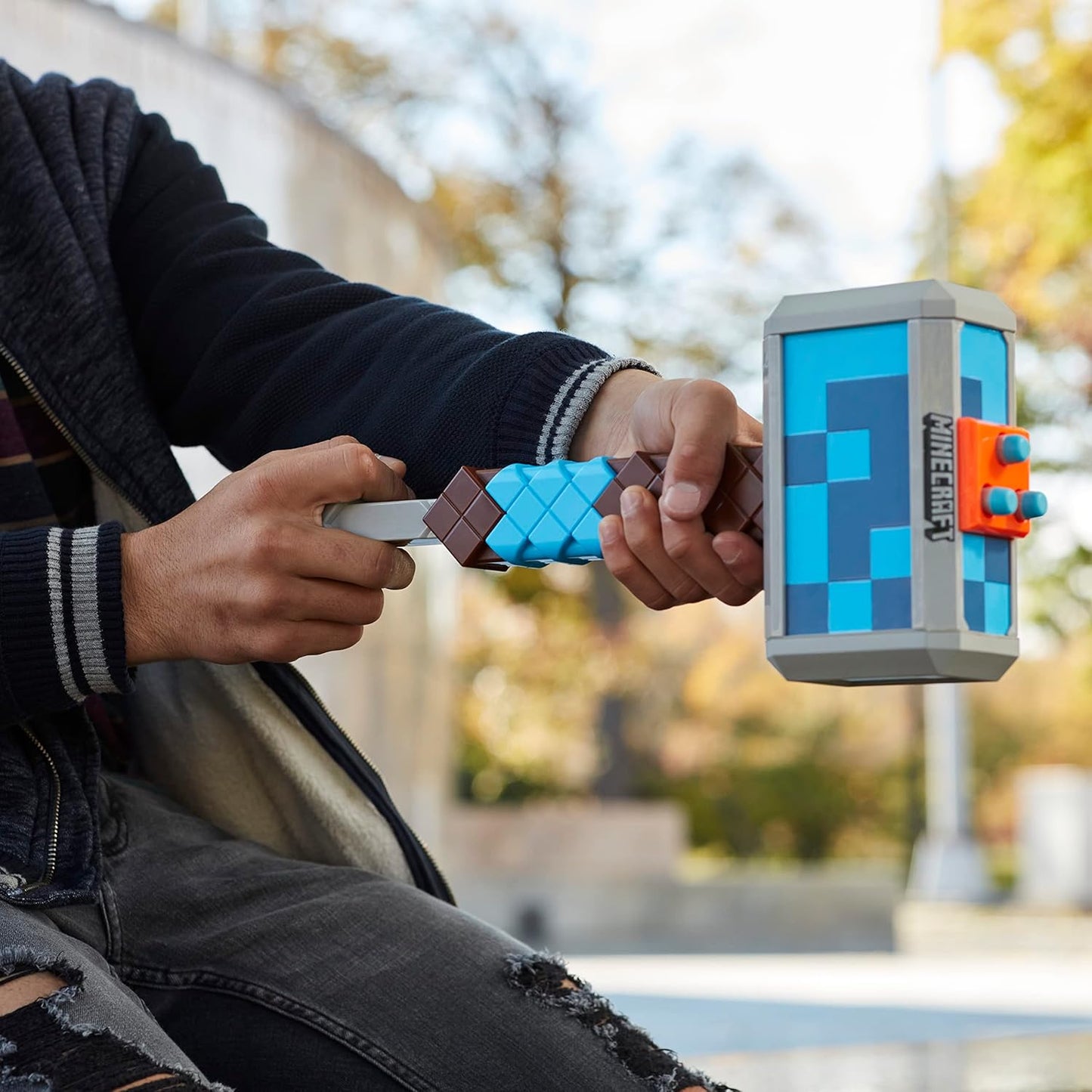 Nerf Minecraft Stormlander Dart-Blasting Hammer