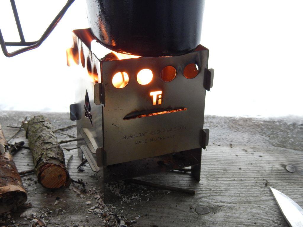 BE Bushbox Titanium Outdoor Pocket Stove